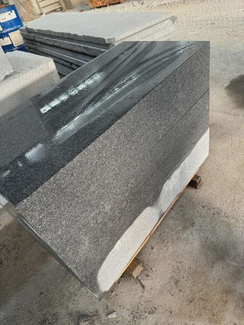 芝麻黑荔枝面广场地铺石材加工